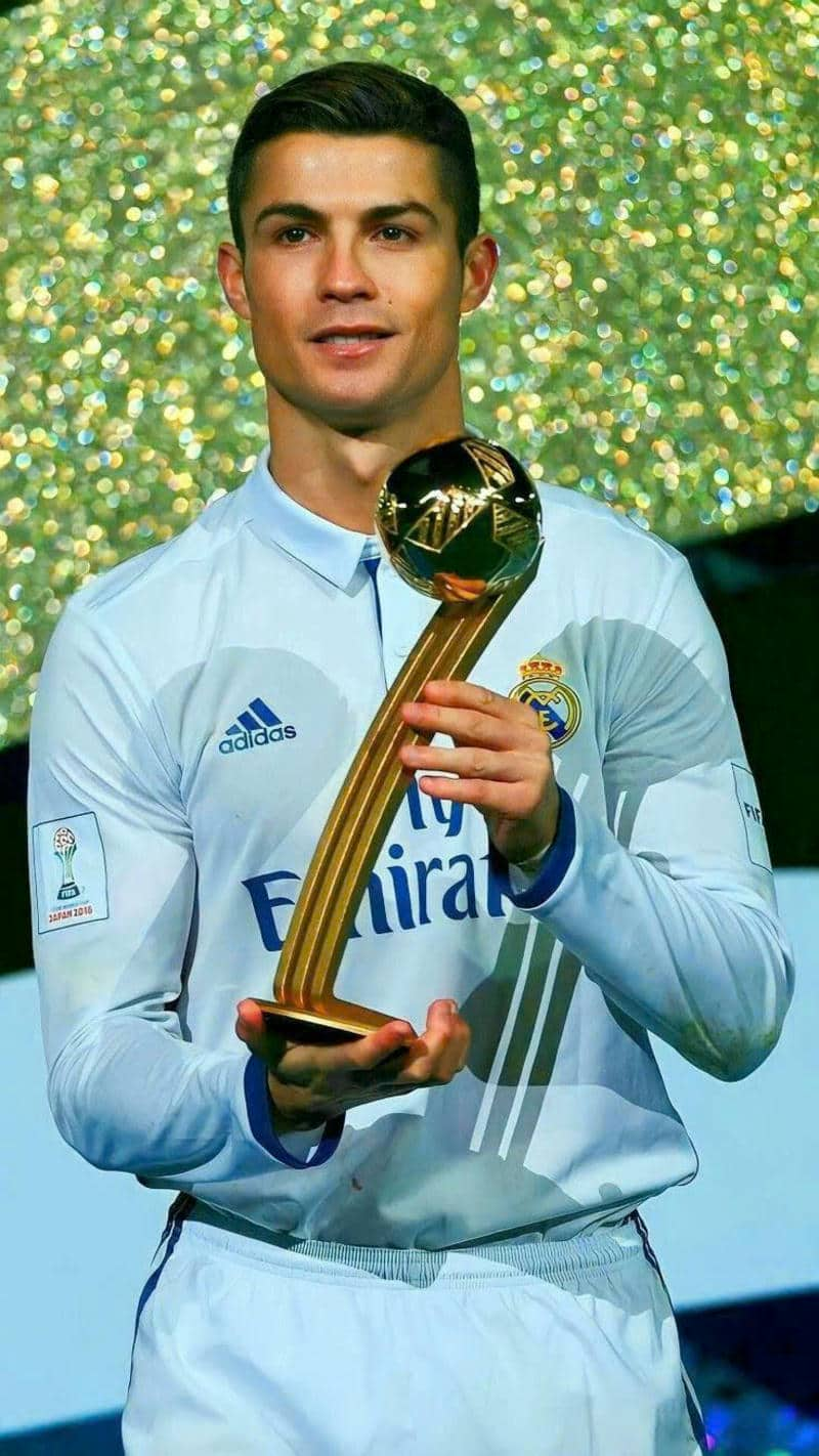 hình ronaldo ngầu